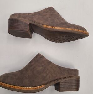 NWT American Rag Segovia Heeled Mule Clogs Women's Size 9 Brown